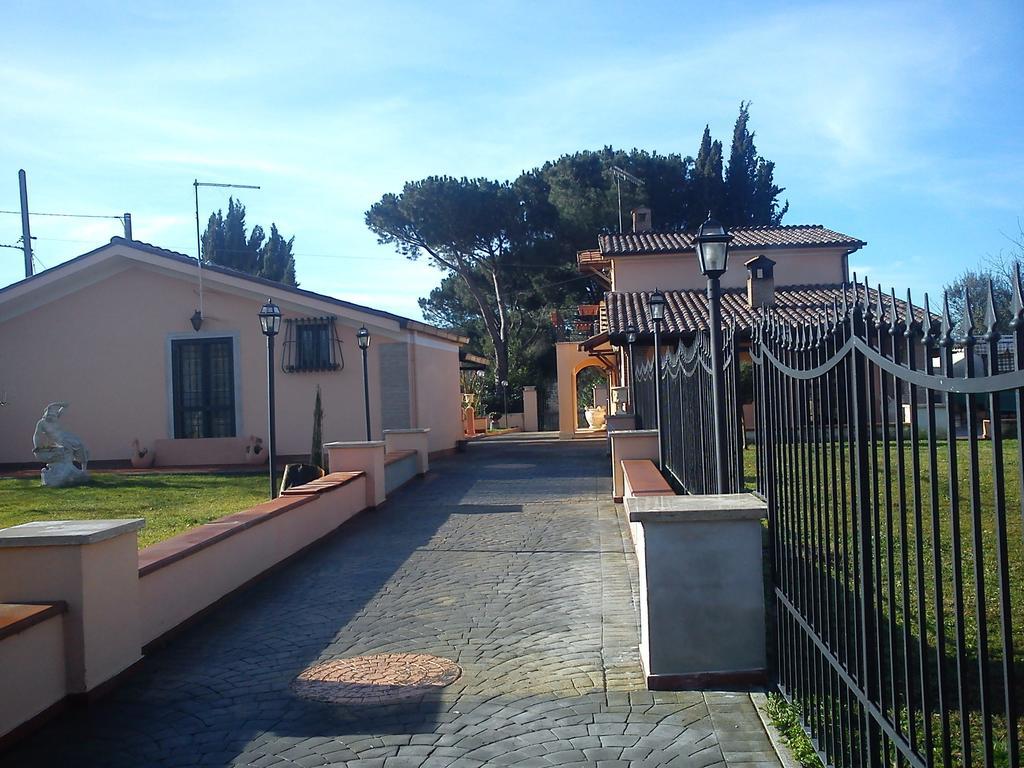 Villa Paradise Resort Gallicano nel Lazio Værelse billede